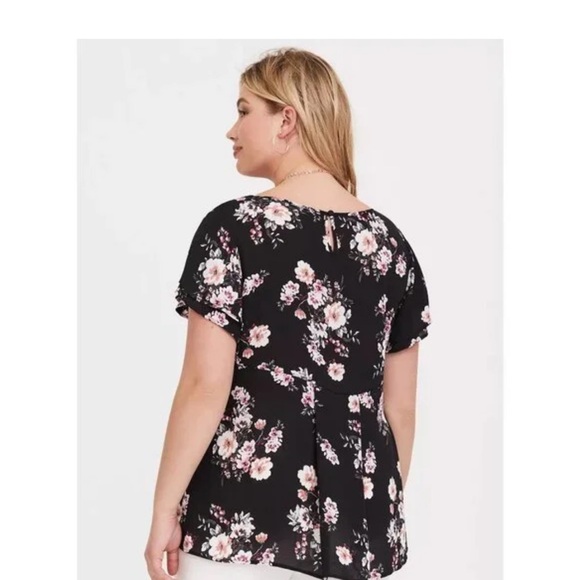 Torrid Pink Floral Short Sleeve Blouse - Picture 2 of 4
